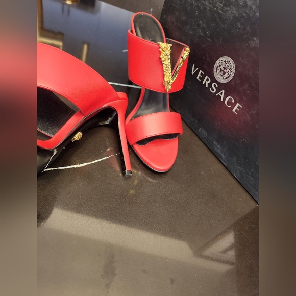 Authentic Versace leather heels - Picture 5 of 9